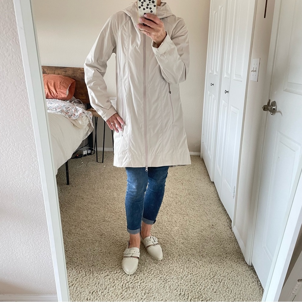 lululemon athletica Light Beige Hooded Rain Jacket
